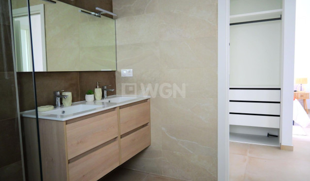 Nowy budynek - Villa - Dolores - polideportivo