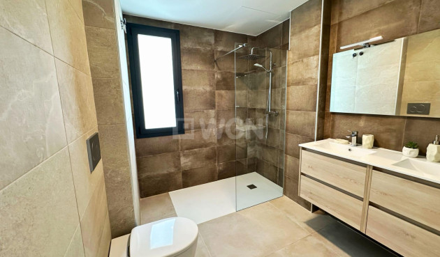 Nowy budynek - Villa - Dolores - polideportivo