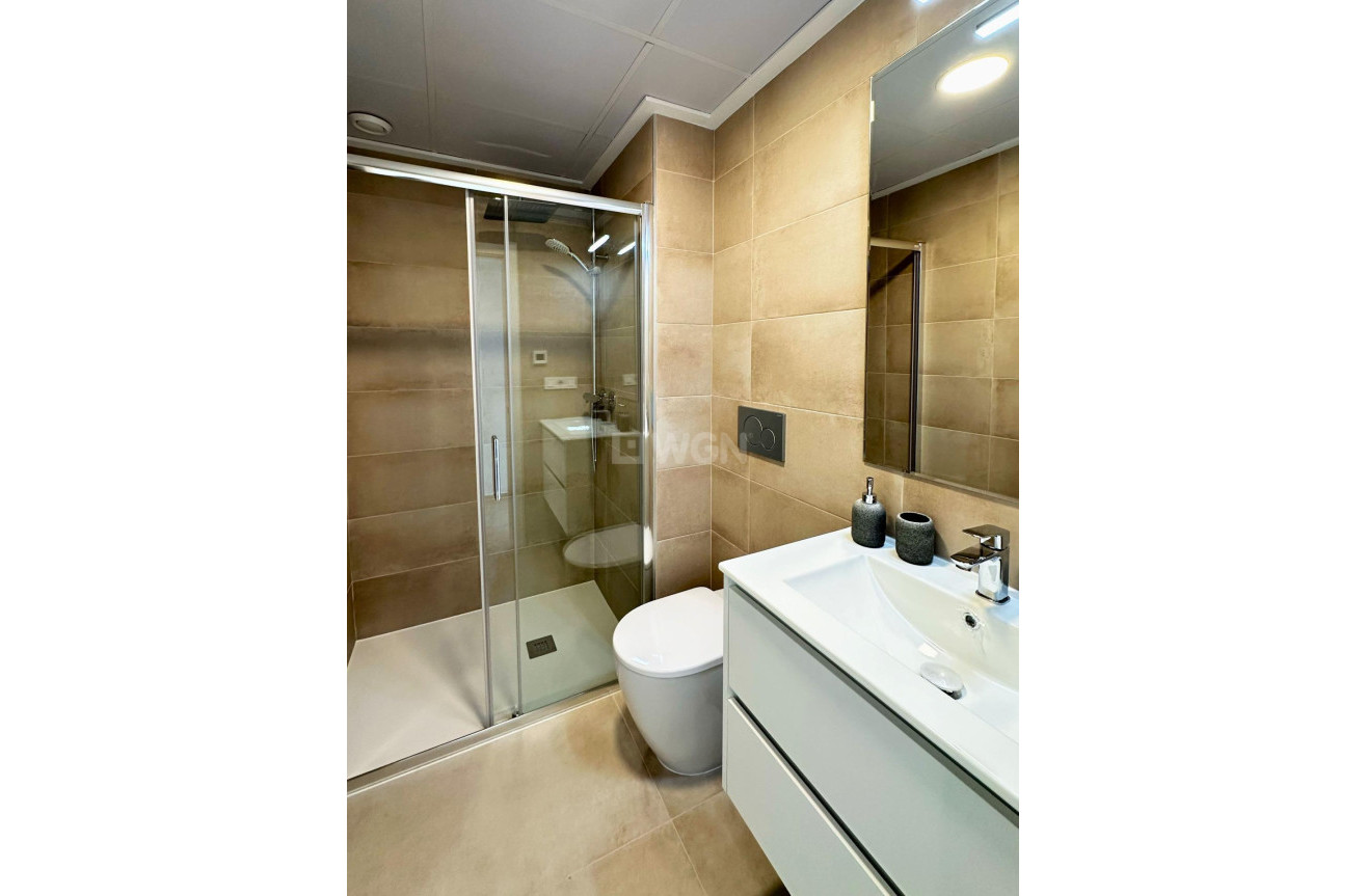 Nowy budynek - Villa - Dolores - polideportivo