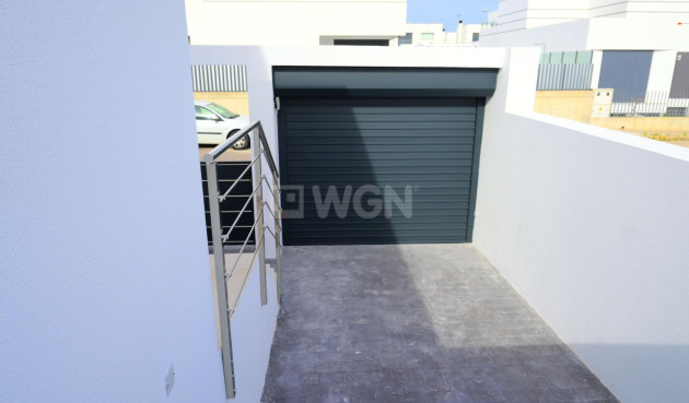 Nowy budynek - Villa - Dolores - polideportivo