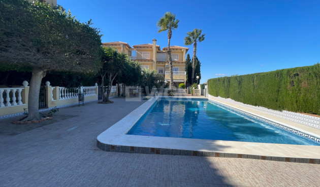 Odsprzedaż - Villa - Guardamar del Segura - Costa Blanca