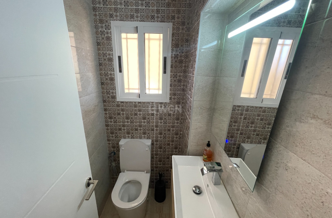 Odsprzedaż - Villa - Guardamar del Segura - Costa Blanca