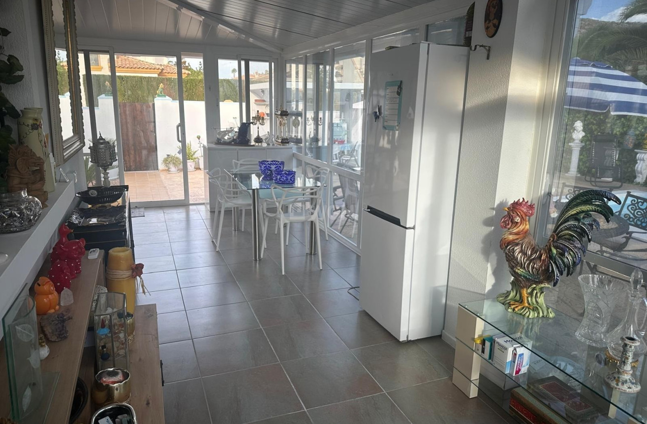 Resale - Villa - Hondón de las Nieves - Inland