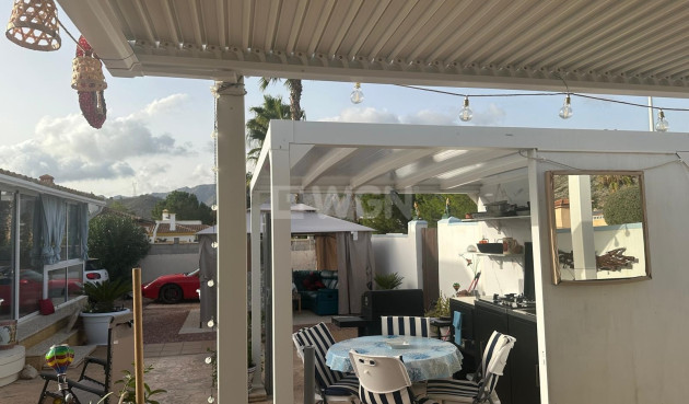 Resale - Villa - Hondón de las Nieves - Inland