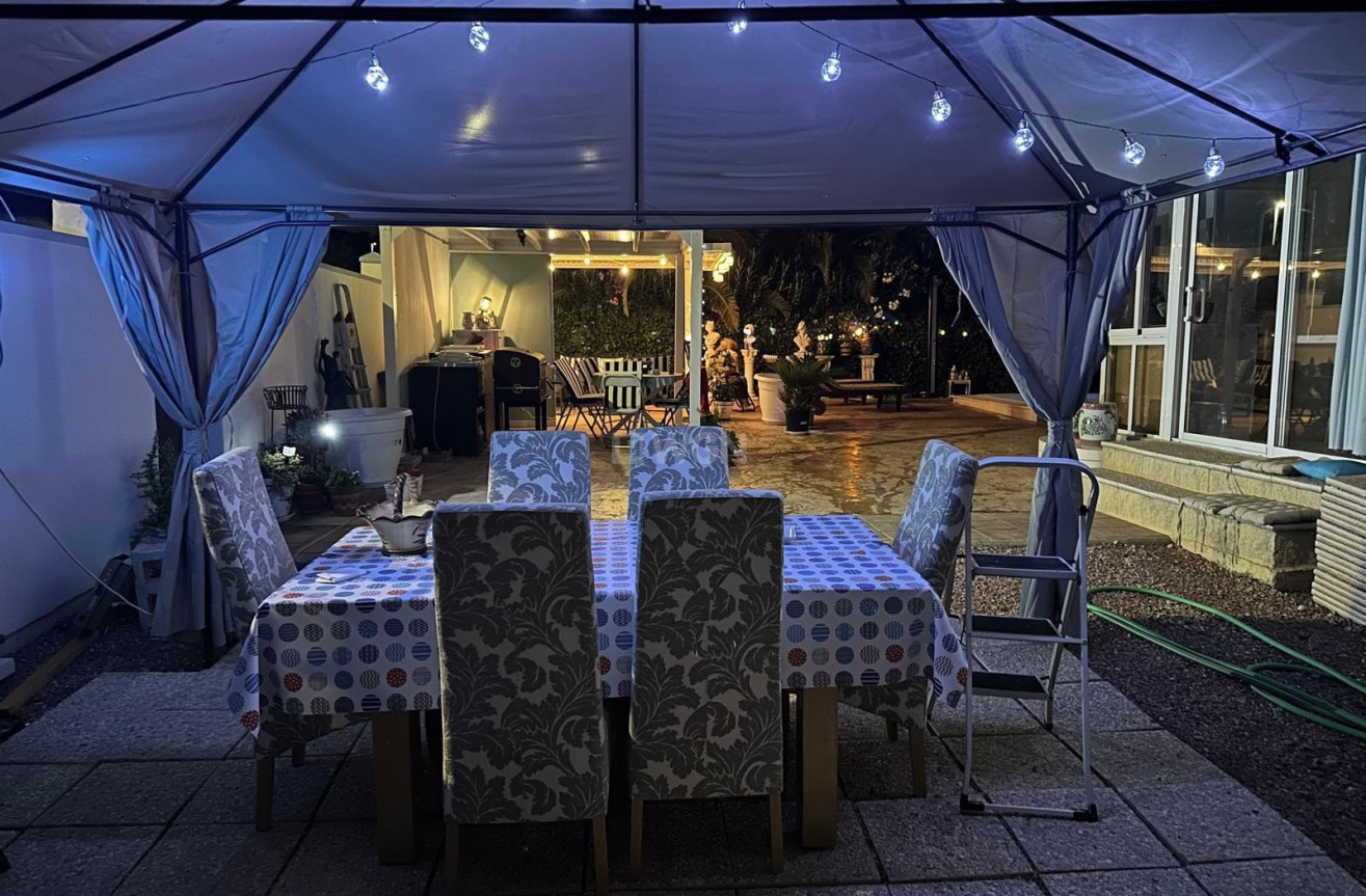 Resale - Villa - Hondón de las Nieves - Inland