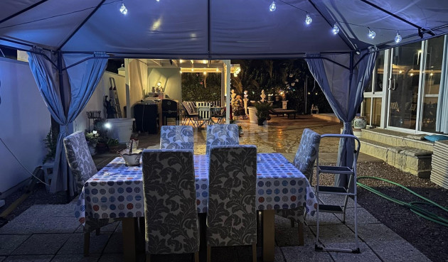 Resale - Villa - Hondón de las Nieves - Inland