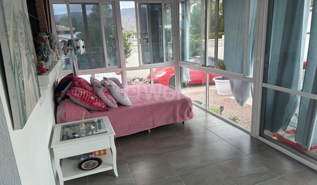 Resale - Villa - Hondón de las Nieves - Inland