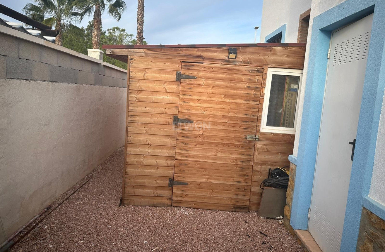 Resale - Villa - Hondón de las Nieves - Inland