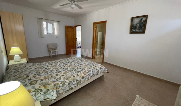 Odsprzedaż - Villa - Daya Nueva - Costa Blanca