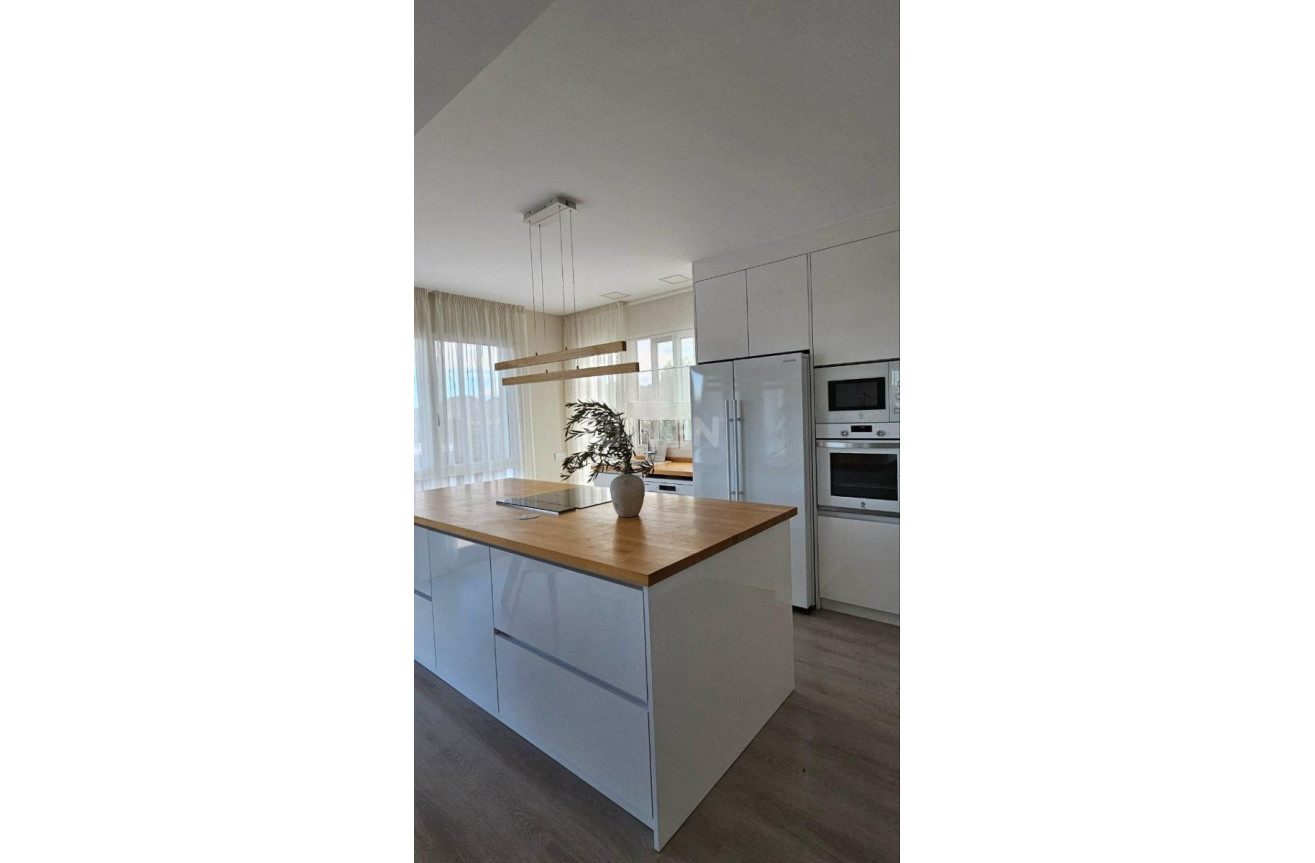 Odsprzedaż - Villa - Orihuela - Inland