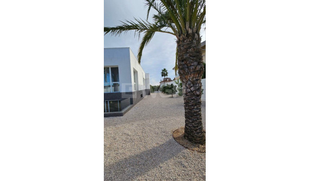 Odsprzedaż - Villa - Orihuela - Inland