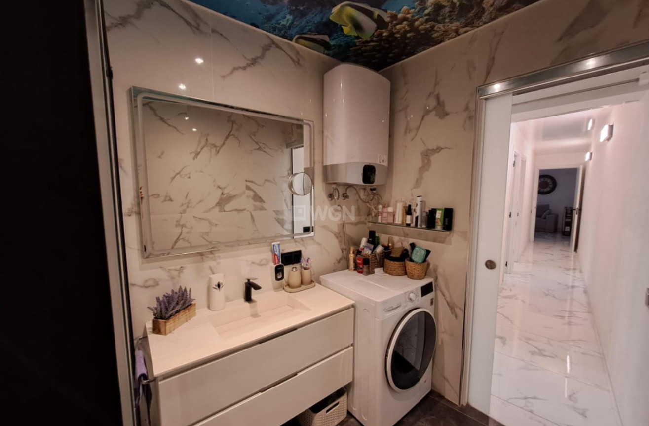 Odsprzedaż - Mieszkanie w bloku - Torrevieja - Costa Blanca