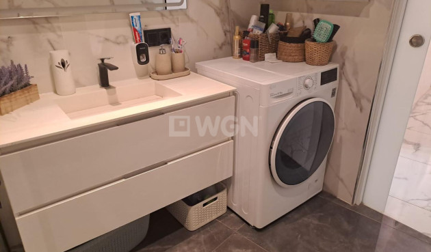 Odsprzedaż - Mieszkanie w bloku - Torrevieja - Costa Blanca