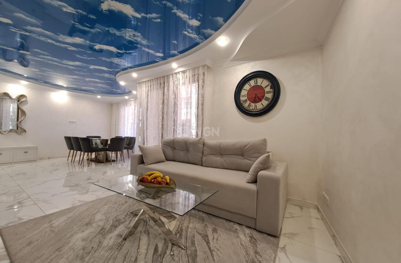 Odsprzedaż - Mieszkanie w bloku - Torrevieja - Costa Blanca