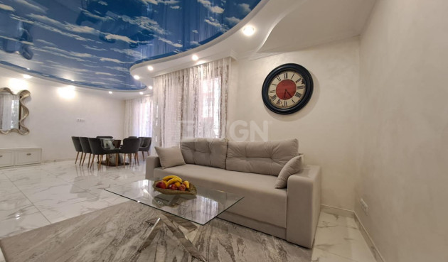 Odsprzedaż - Mieszkanie w bloku - Torrevieja - Costa Blanca