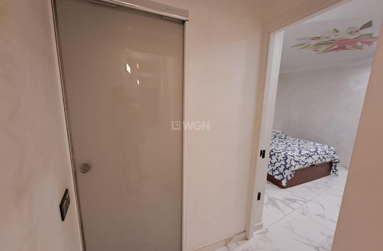 Odsprzedaż - Mieszkanie w bloku - Torrevieja - Costa Blanca