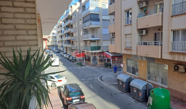 Odsprzedaż - Mieszkanie w bloku - Torrevieja - Costa Blanca