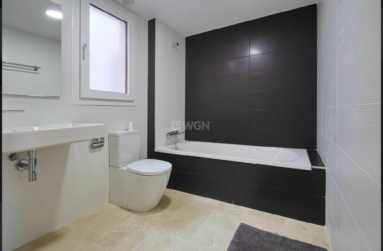 Odsprzedaż - Mieszkanie w bloku - Torrevieja - Costa Blanca