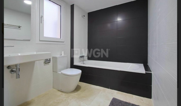 Odsprzedaż - Mieszkanie w bloku - Torrevieja - Costa Blanca