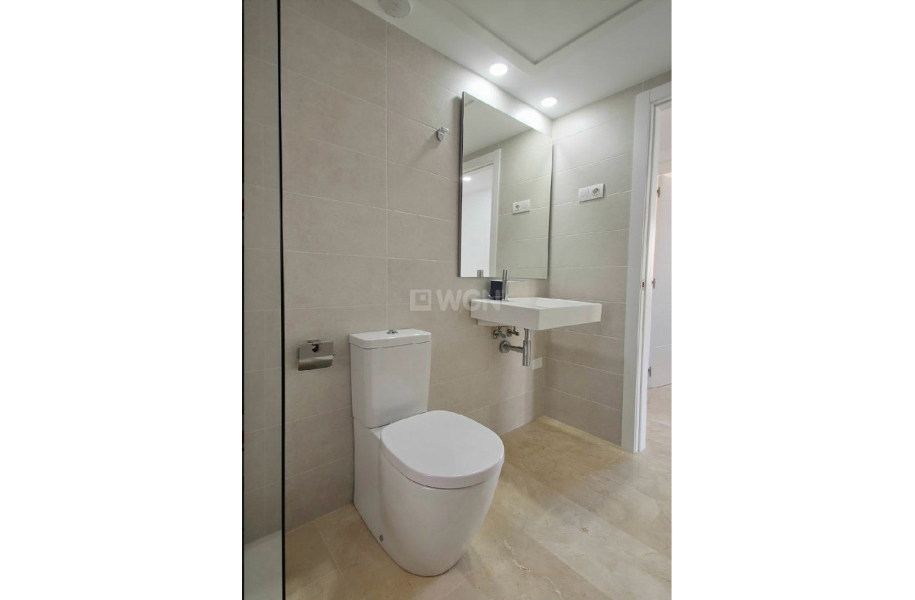 Odsprzedaż - Mieszkanie w bloku - Torrevieja - Costa Blanca