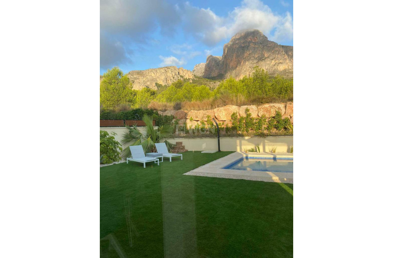 Odsprzedaż - Villa - Polop - Costa Blanca