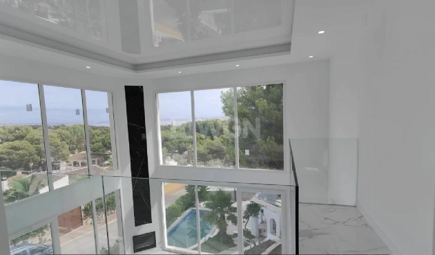 Resale - Villa - Torrevieja - Costa Blanca