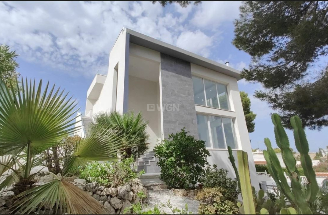 Resale - Villa - Torrevieja - Costa Blanca