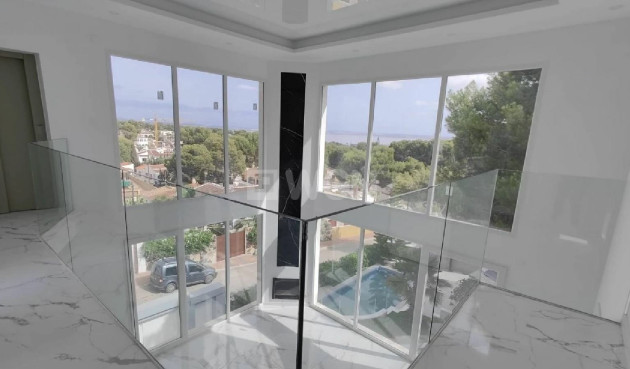 Resale - Villa - Torrevieja - Costa Blanca