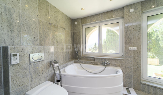 Odsprzedaż - Villa - Calpe - Costa Blanca