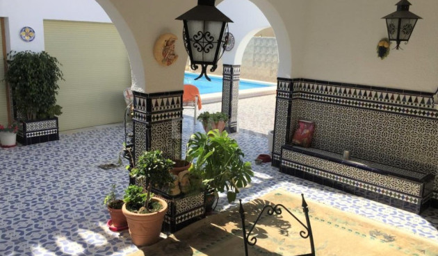 Resale - Villa - Torrevieja - Costa Blanca