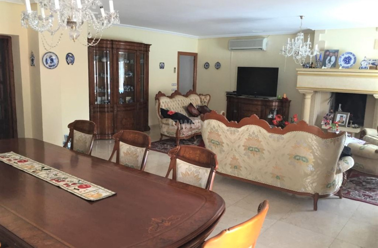 Resale - Villa - Torrevieja - Costa Blanca
