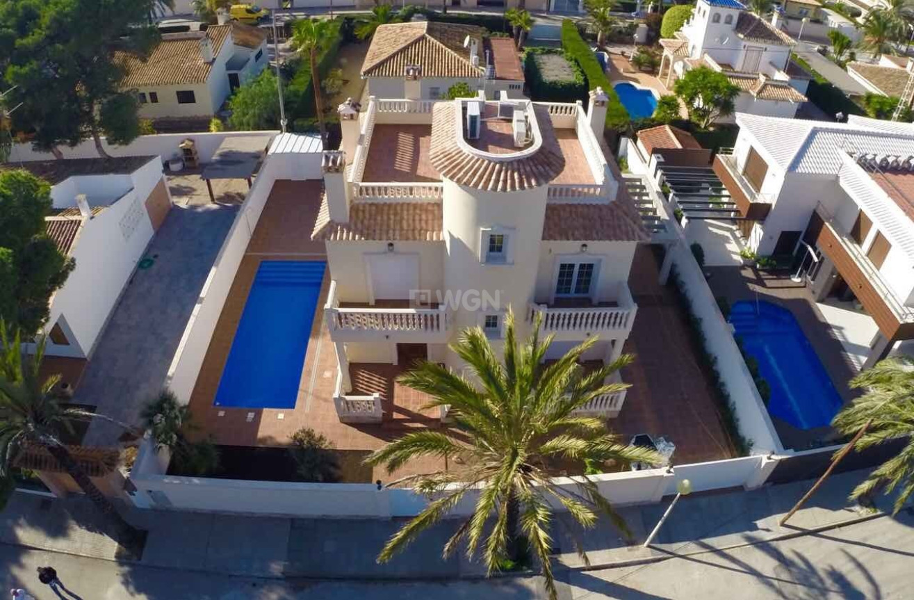 Odsprzedaż - Villa - Cabo Roig - Costa Blanca