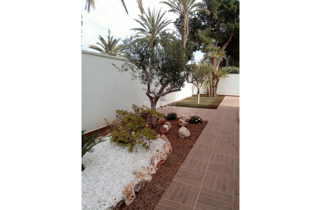Odsprzedaż - Villa - Cabo Roig - Costa Blanca
