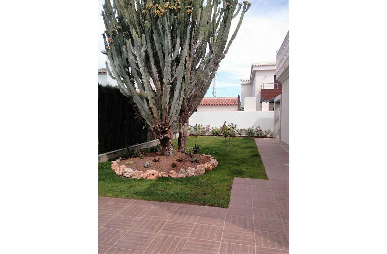 Odsprzedaż - Villa - Cabo Roig - Costa Blanca