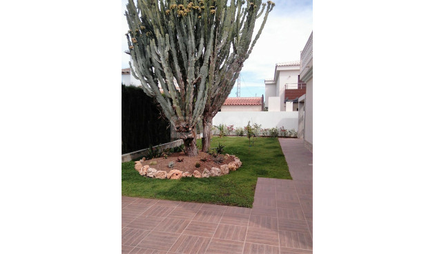 Odsprzedaż - Villa - Cabo Roig - Costa Blanca