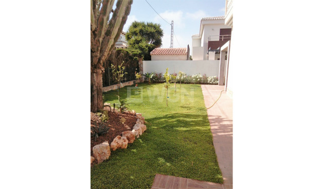 Odsprzedaż - Villa - Cabo Roig - Costa Blanca