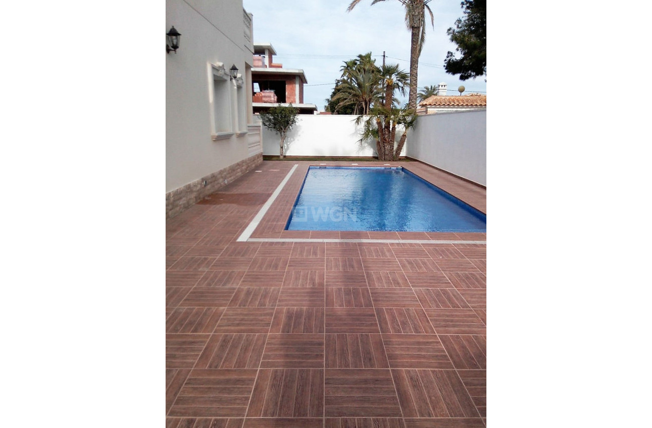 Odsprzedaż - Villa - Cabo Roig - Costa Blanca