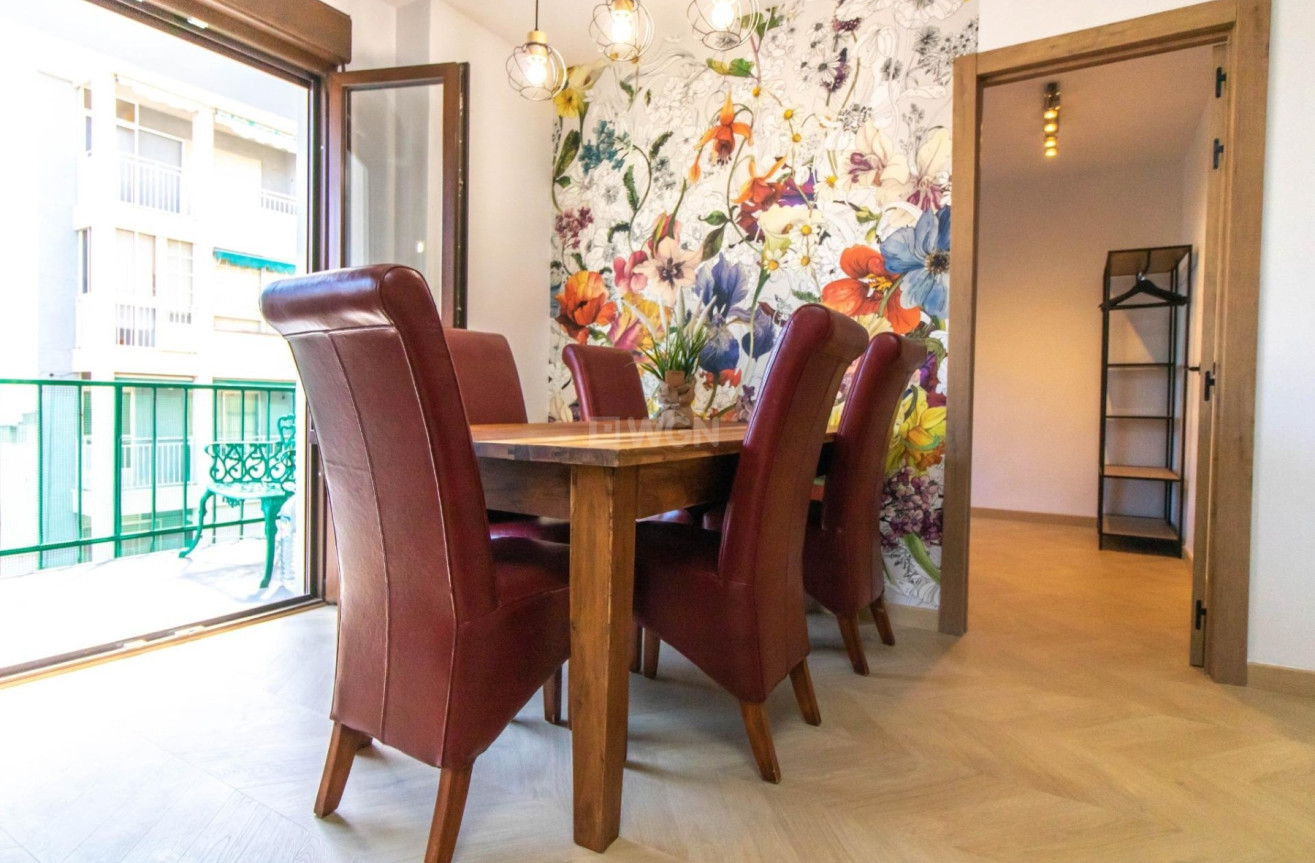 Resale - Apartment / flat - Torrevieja - Costa Blanca