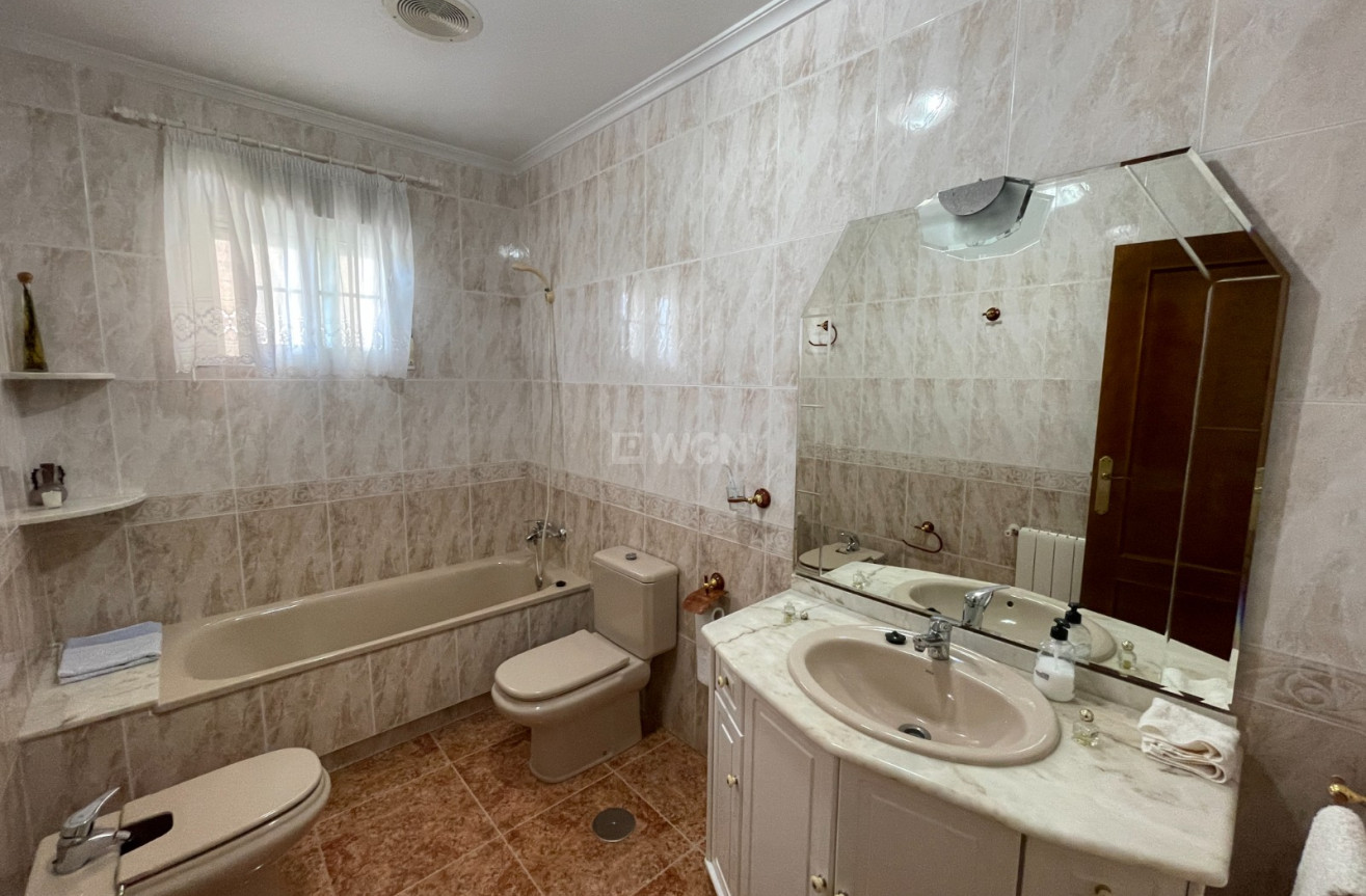 Odsprzedaż - Kamienica - Formentera del Segura - Costa Blanca