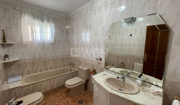 Odsprzedaż - Kamienica - Formentera del Segura - Costa Blanca