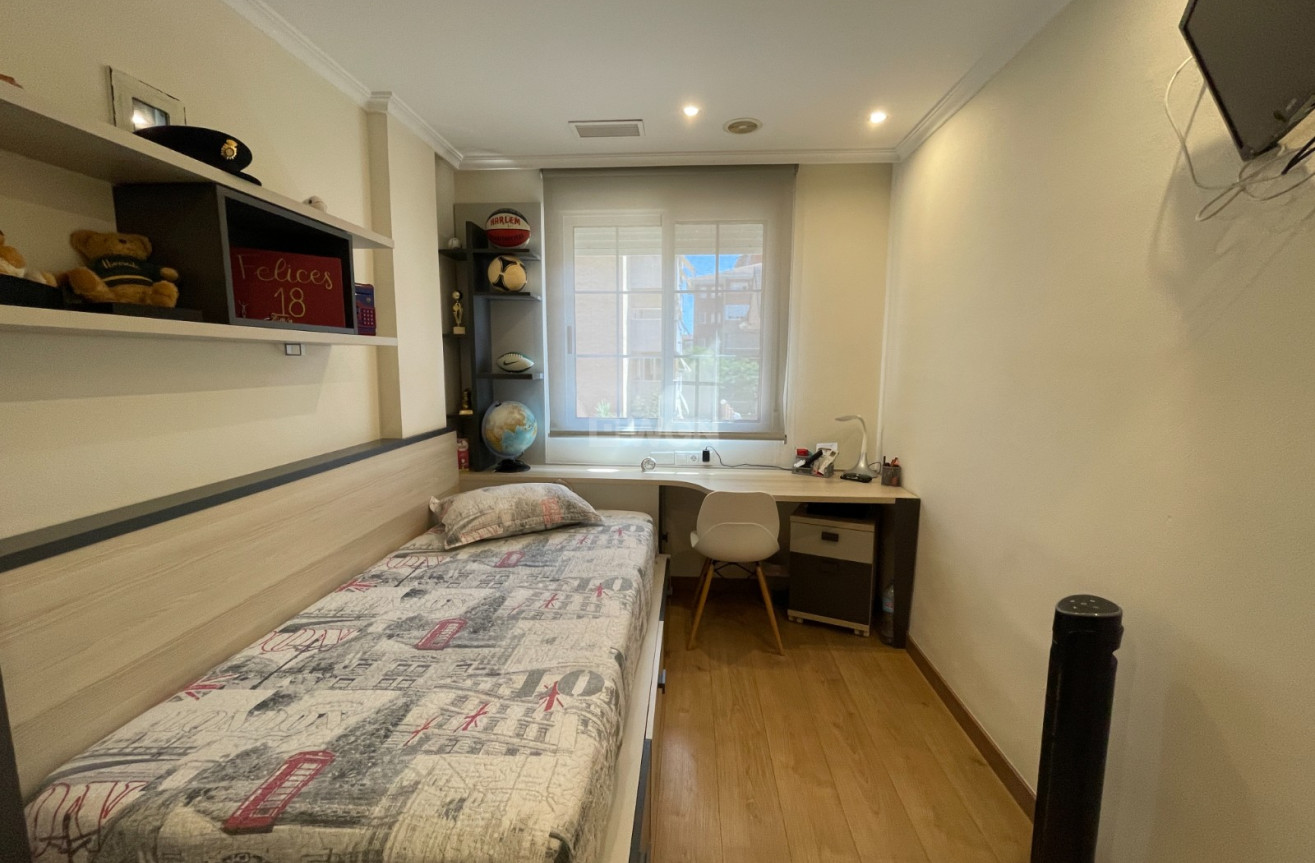 Odsprzedaż - Kamienica - Elche - Costa Blanca