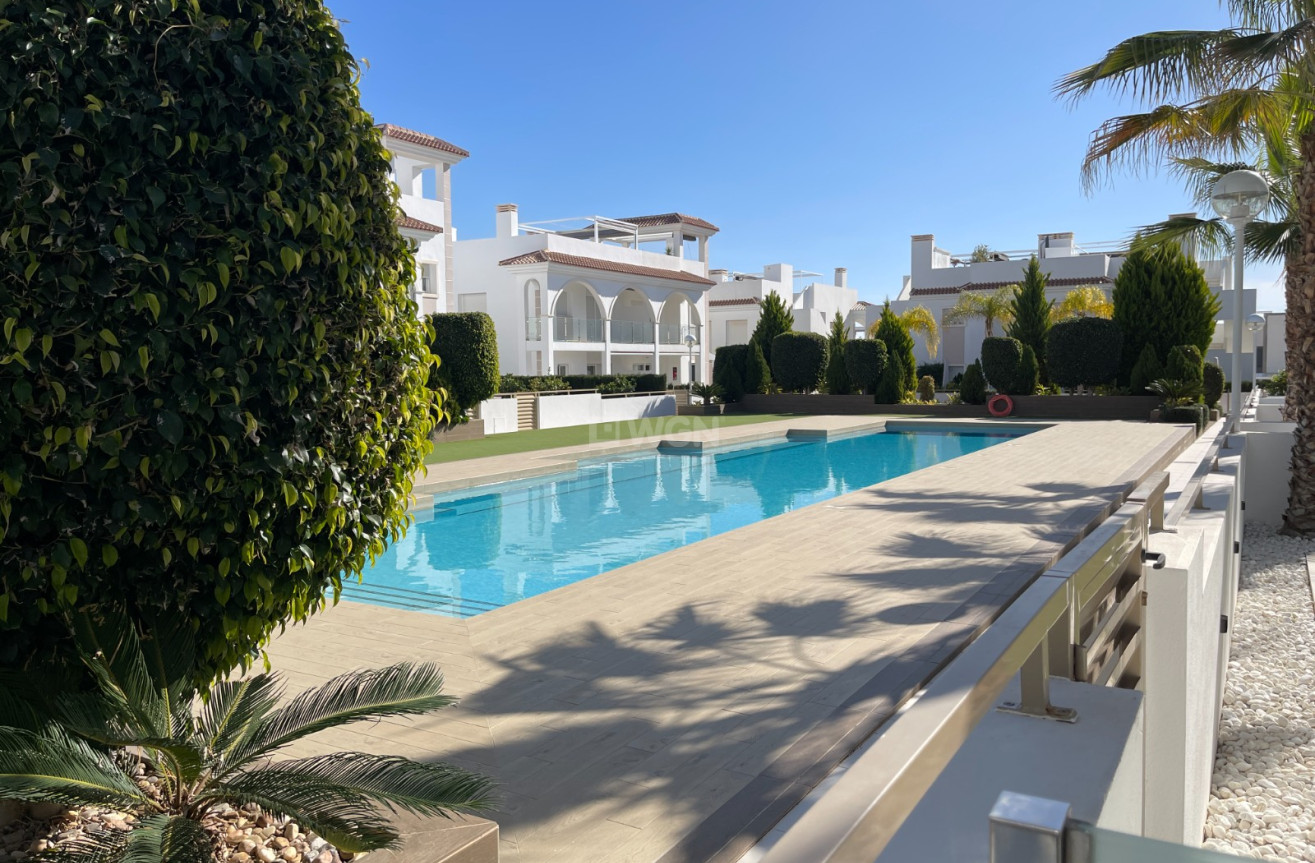 Odsprzedaż - Mieszkanie w bloku - Rojales - Inland