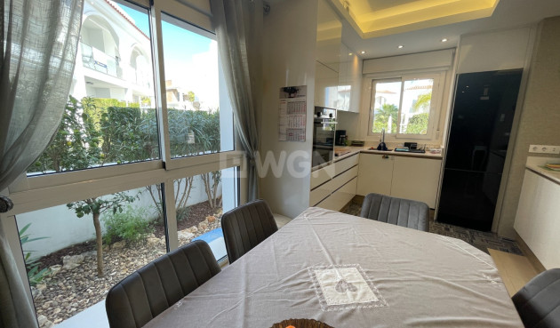 Odsprzedaż - Mieszkanie w bloku - Rojales - Inland