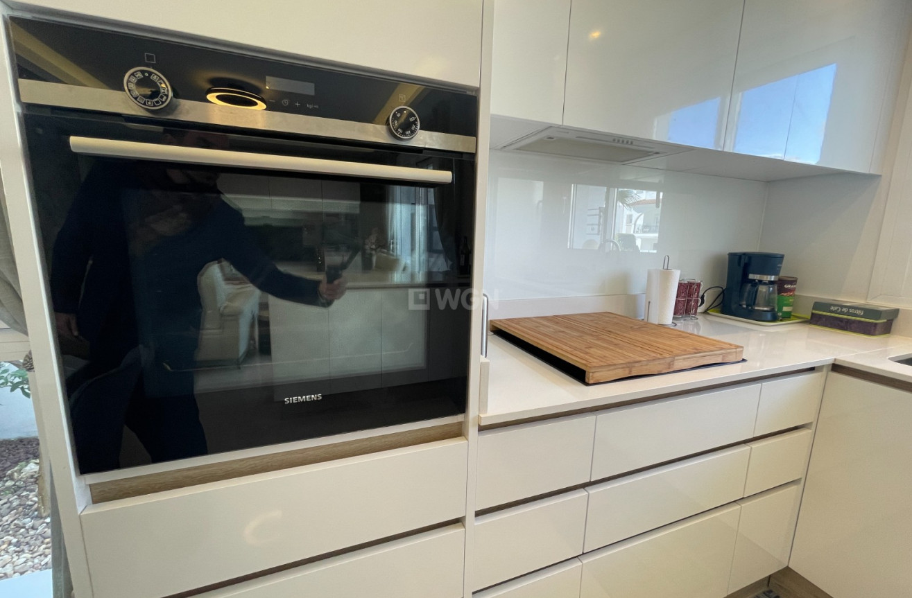 Odsprzedaż - Mieszkanie w bloku - Rojales - Inland