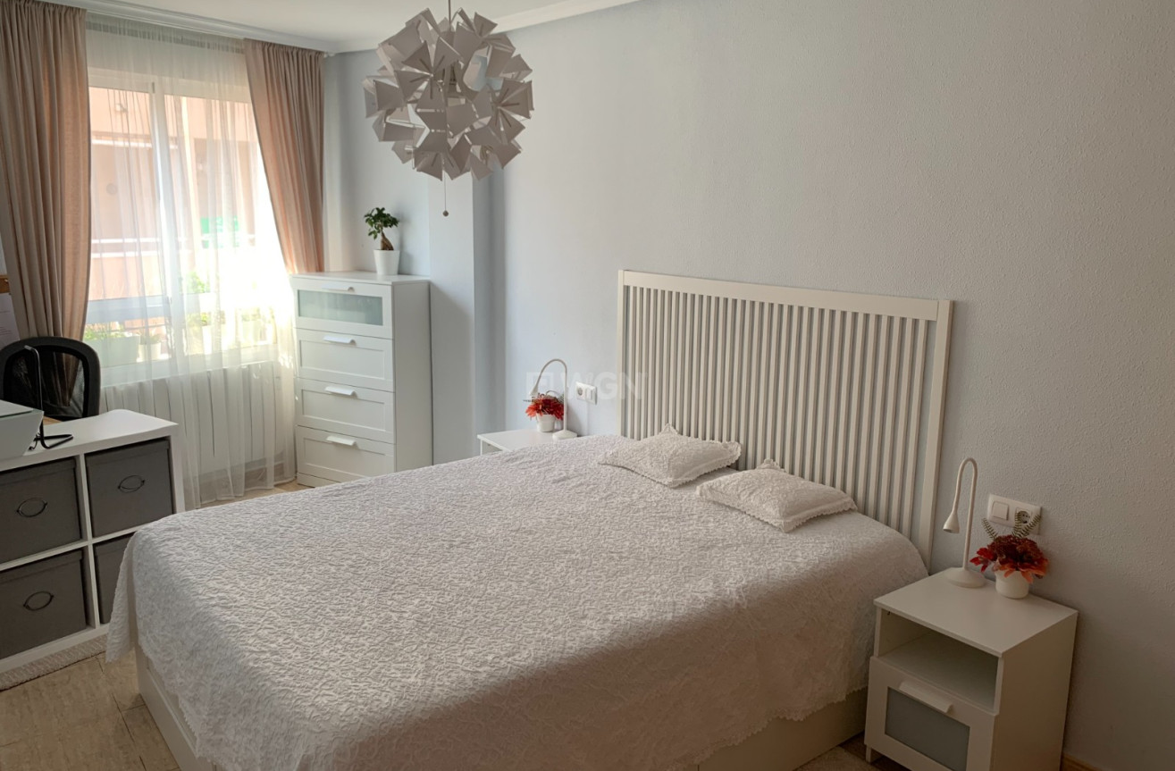 Odsprzedaż - Mieszkanie w bloku - Torrevieja - Costa Blanca