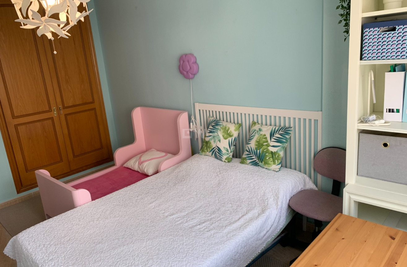 Odsprzedaż - Mieszkanie w bloku - Torrevieja - Costa Blanca