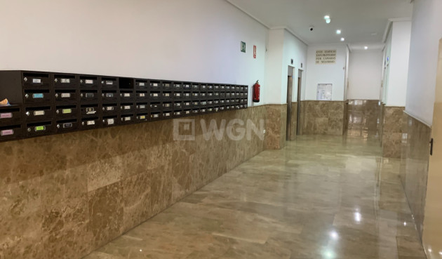 Odsprzedaż - Mieszkanie w bloku - Torrevieja - Costa Blanca