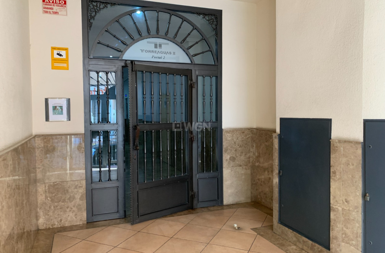 Odsprzedaż - Mieszkanie w bloku - Torrevieja - Costa Blanca