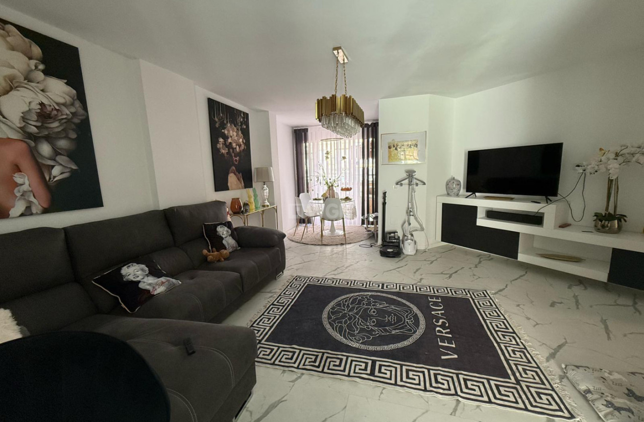 Odsprzedaż - Mieszkanie w bloku - Torrevieja - Costa Blanca