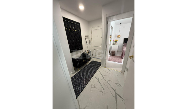 Odsprzedaż - Mieszkanie w bloku - Torrevieja - Costa Blanca